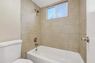 5538 Fairview Forest Dr, Houston, TX 77088 - Photo 17