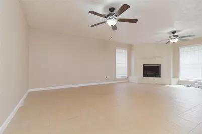 9211 Benning Drive, Houston, TX 77031 - Photo 5