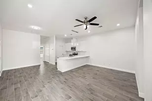 1546 Lombardy St, Houston, TX 77023 - Photo 5