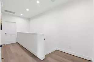 7710 Earl Rudder Wy, Houston, TX 77055 - Photo 23