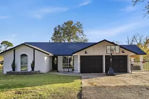 2414 Loch Lomond St, Highlands, TX 77562 - Photo 1