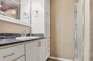 2414 Loch Lomond St, Highlands, TX 77562 - Photo 13