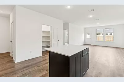 1009 S Oakhurst Drive, Dayton, TX 77535 - Photo 19