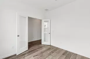 1009 S Oakhurst Dr, Dayton, TX 77535 - Photo 3