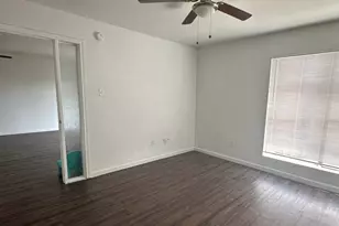 2824 S Bartell Dr, Houston, TX 77054 - Photo 3