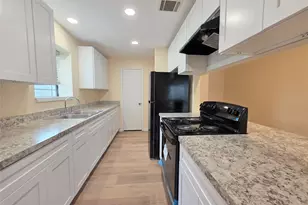 618 S Frazier St, Conroe, TX 77301 - Photo 5