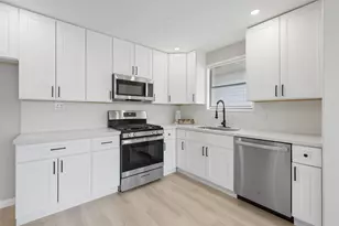 4356 Phlox St, Houston, TX 77051 - Photo 9