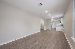 1206 E 33rd St, Houston, TX 77022 - Photo 11