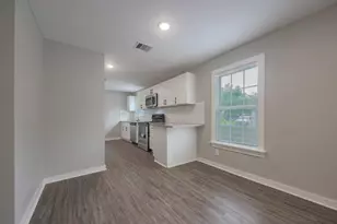 1206 E 33rd St, Houston, TX 77022 - Photo 13