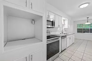 12818 Westella Dr, Houston, TX 77077 - Photo 23