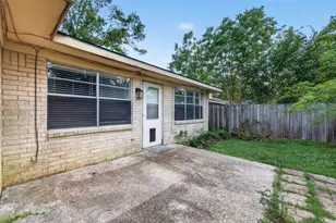 12818 Westella Dr, Houston, TX 77077 - Photo 37