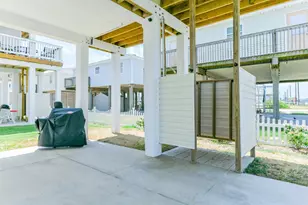 143 W Palm St, Surfside Beach, TX 77541 - Photo 33