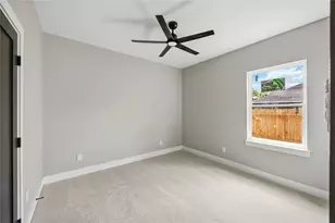 7012 Duan St, Houston, TX 77022 - Photo 17