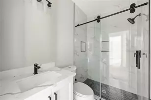 7012 Duan St, Houston, TX 77022 - Photo 11