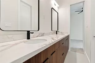 317 Palmer St, Houston, TX 77003 - Photo 25