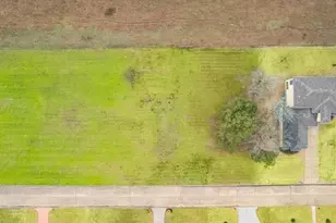 10815 Bourbon St, Willis, TX 77318 - Photo 3