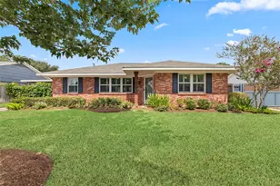2127 Lazybrook Dr, Houston, TX 77008 - Photo 1