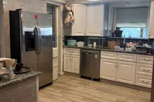 4807 Redfish Reef St, Bacliff, TX 77518 - Photo 5