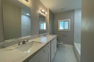 19506 Old Galveston Rd, Webster, TX 77598 - Photo 17