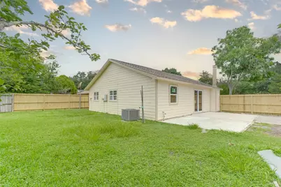 7535 Roaring Springs Drive, Houston, TX 77064 - Photo 19