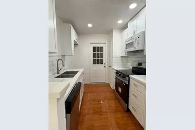 7535 Roaring Springs Drive, Houston, TX 77064 - Photo 9