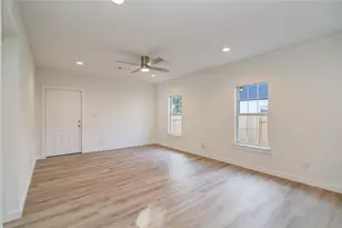 1301 Southgate Dr, Rosenberg, TX 77471 - Photo 7