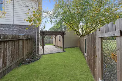 14151 Astonshire Lane, Houston, TX 77014 - Photo 39