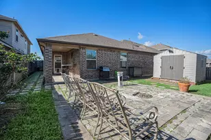 12610 Pirate Bend Dr, Texas City, TX 77539 - Photo 11