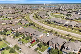 12610 Pirate Bend Dr, Texas City, TX 77539 - Photo 13