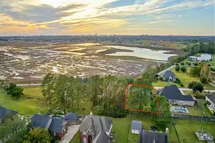 12510 Mystery Ln, Mont Belvieu, TX 77523 - Photo 5