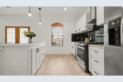 424 S Holmes Street, La Porte, TX 77571 - Photo 11