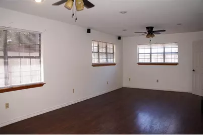 180 Sunrise Drive, Livingston, TX 77351 - Photo 3