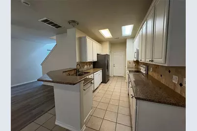 246 W Stedhill Loop W, The Woodlands, TX 77384 - Photo 5