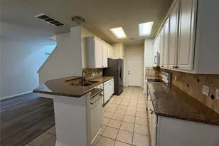 246 W Stedhill Loop W, The Woodlands, TX 77384 - Photo 5