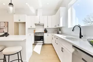 1020 W 15th 1/2 St, Houston, TX 77008 - Photo 15