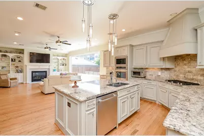 4625 Maple Street, Bellaire, TX 77401 - Photo 21