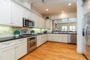 4724 Banning Dr, Houston, TX 77027 - Photo 15