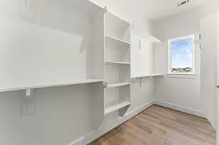 6413 Leopold Star Ln, Houston, TX 77048 - Photo 13