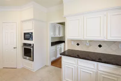 4506 Heatherwilde Street, Sugar Land, TX 77479 - Photo 9