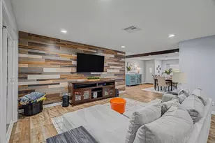 1818 Locksford St, Houston, TX 77008 - Photo 9