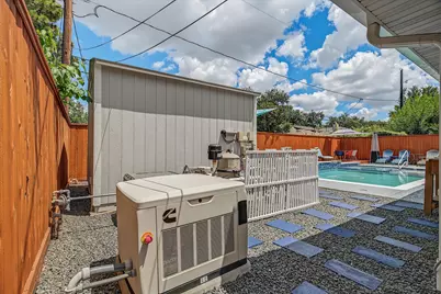 1818 Locksford Street, Houston, TX 77008 - Photo 37