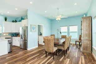 18502 E De Vaca, Galveston, TX 77554 - Photo 23