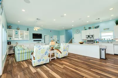 18502 E De Vaca, Galveston, TX 77554 - Photo 17