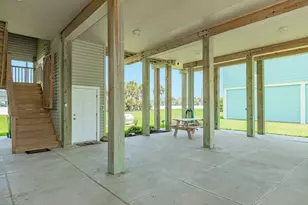 18502 E De Vaca, Galveston, TX 77554 - Photo 13
