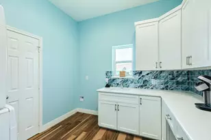 18502 E De Vaca, Galveston, TX 77554 - Photo 25