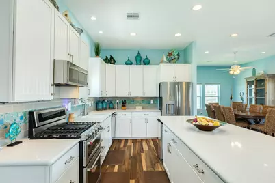 18502 E De Vaca, Galveston, TX 77554 - Photo 21
