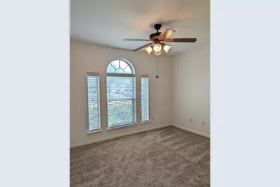 5618 Savannah Woods Lane, Rosharon, TX 77583 - Photo 5