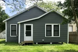 414 E Strand St, El Campo, TX 77437 - Photo 1