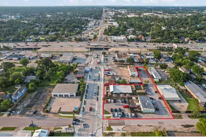 2708 N Shepherd Drive, Houston, TX 77008 - Photo 1