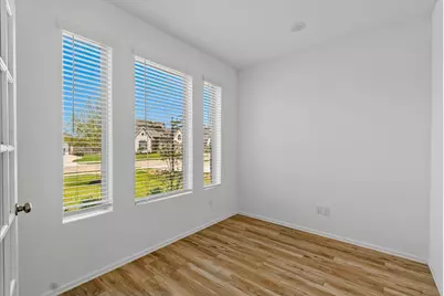 15542 Blue Lake Drive, Mont Belvieu, TX 77523 - Photo 9